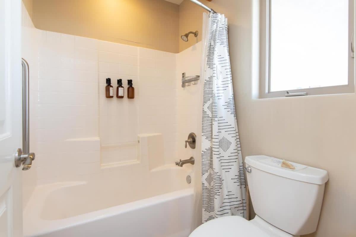 Renovated Lodge - Room 1 With Pool Access 조슈아 트리 외부 사진