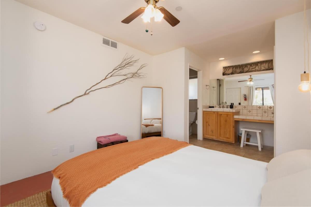 Renovated Lodge - Room 1 With Pool Access 조슈아 트리 외부 사진