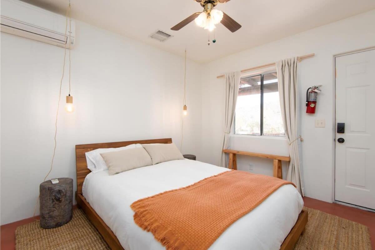 Renovated Lodge - Room 1 With Pool Access 조슈아 트리 외부 사진
